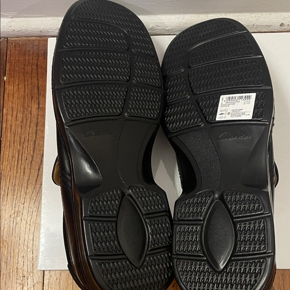 Clarks Tilden Black Leather Slip-On Men’s Loafers - Picture 7 of 9